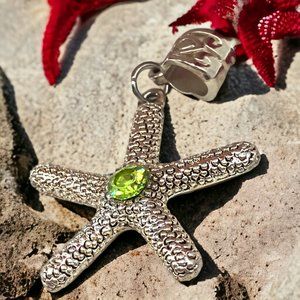 Inlaid Green Rhinestone Realistic Starfish Pendant!